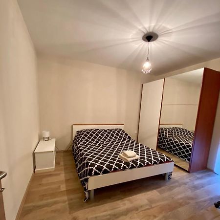 Apartment With Balcony And Free Parking Zara Esterno foto