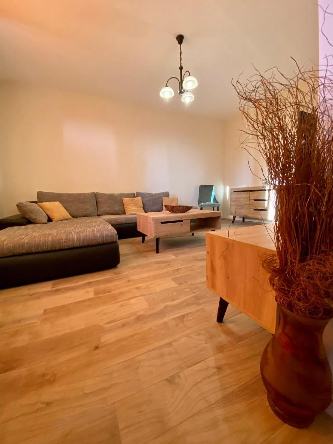 Apartment With Balcony And Free Parking Zara Esterno foto
