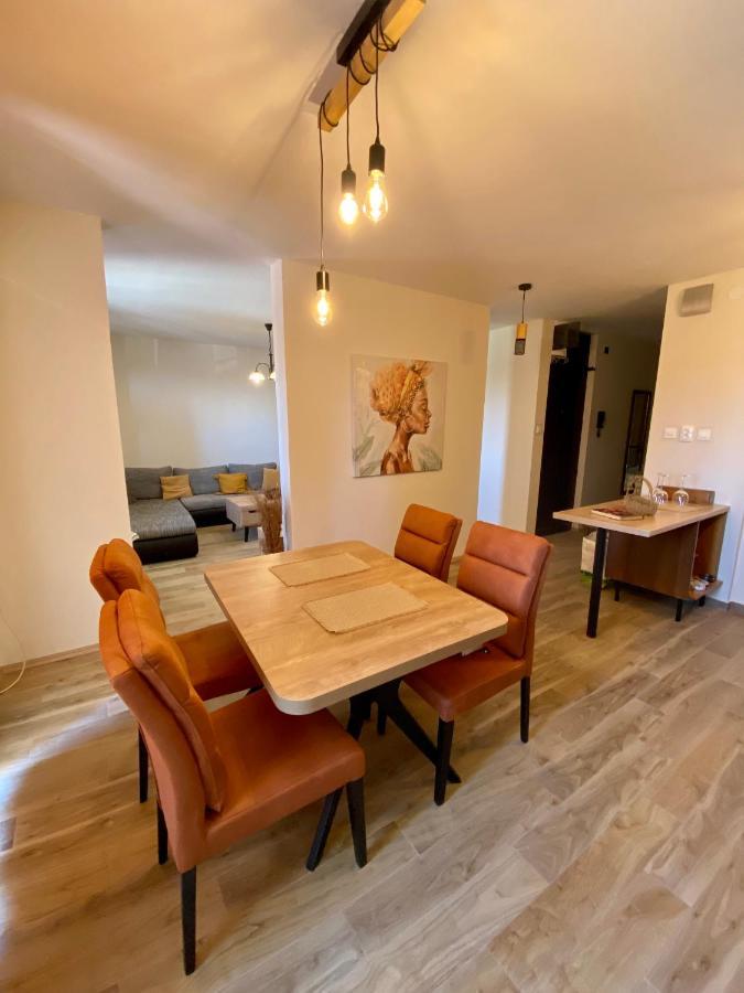 Apartment With Balcony And Free Parking Zara Esterno foto