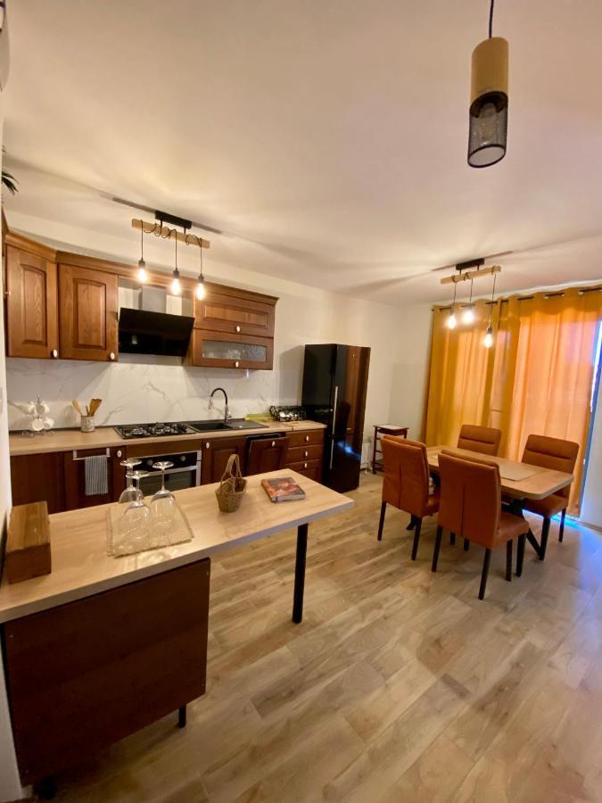 Apartment With Balcony And Free Parking Zara Esterno foto