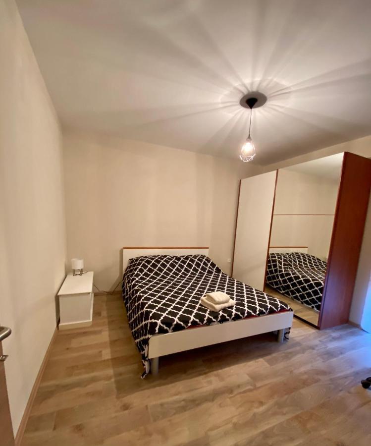 Apartment With Balcony And Free Parking Zara Esterno foto