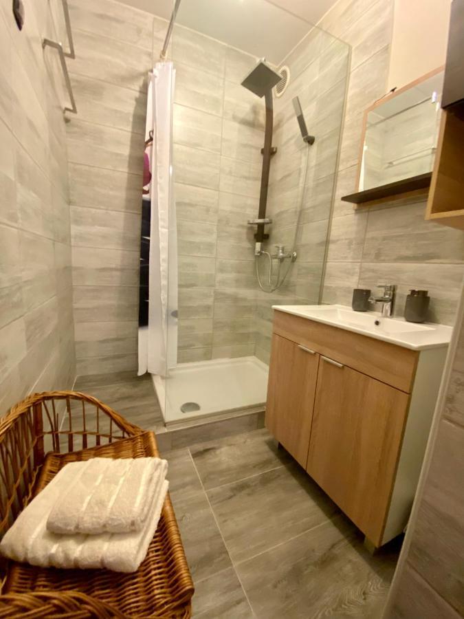 Apartment With Balcony And Free Parking Zara Esterno foto