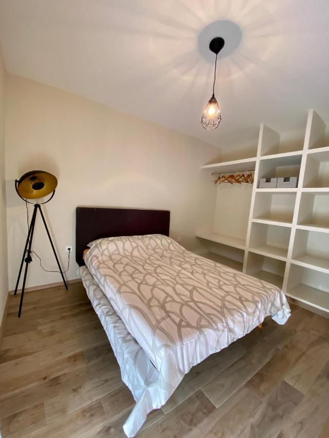 Apartment With Balcony And Free Parking Zara Esterno foto